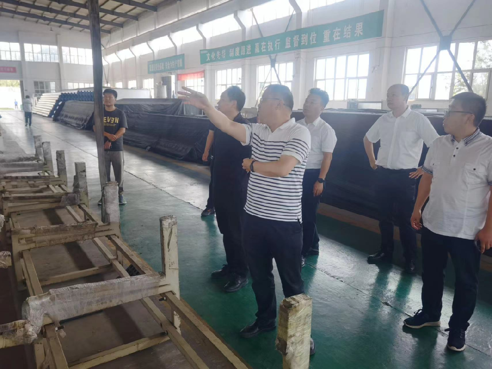 李磊、張瑛帶隊(duì)到廣平縣邯鄲市新頤通管業(yè)科技有限公司廠區(qū)督導(dǎo)檢查安全生產(chǎn)和疫情防控工作